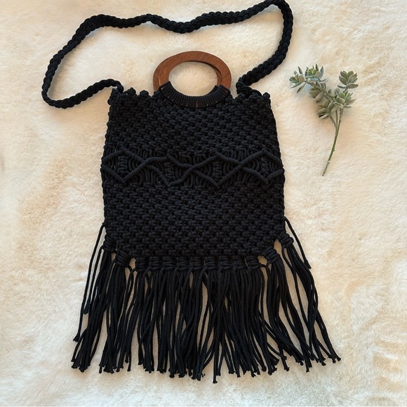 Danielle Nicole | NWOT - Black Macrame/Crochet Fringe Bag - One Size - Picture 5 of 14